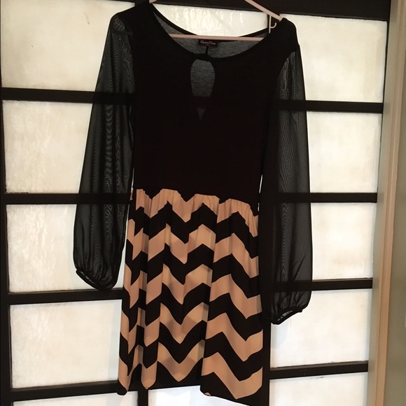 Dress - Picture 2 of 2