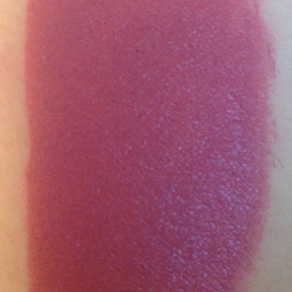 Colourpop lippie stick in color Lumiere.