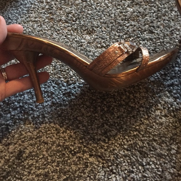 Heels! - Picture 2 of 3