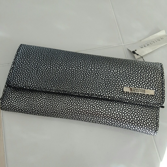 NWT Kennett Cole Reaction Wallet