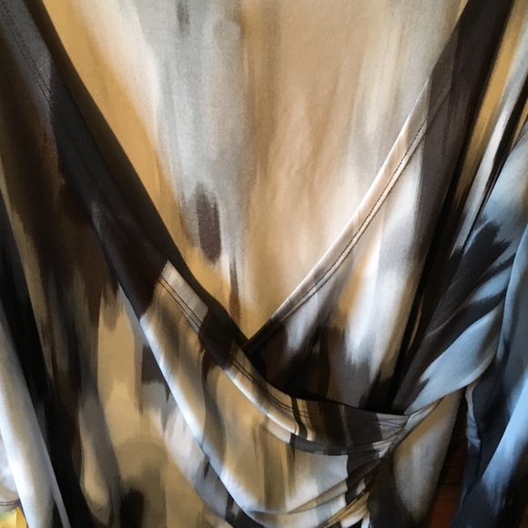 Jennifer Lopez blouse - Picture 2 of 3