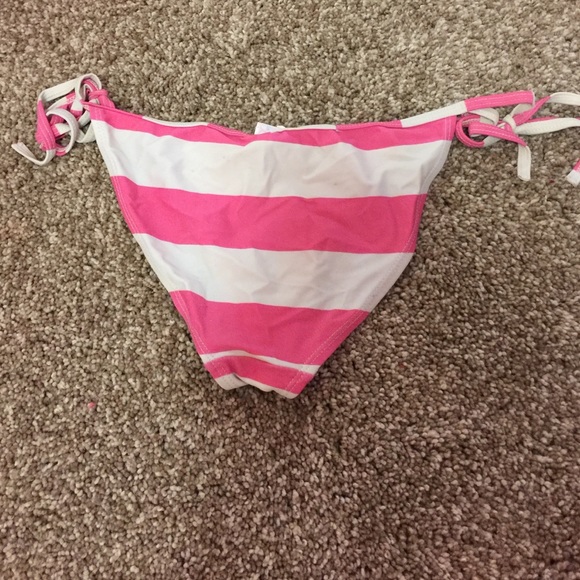 Bikini set - Picture 2 of 2