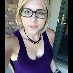 Meet your Posher, Carrie