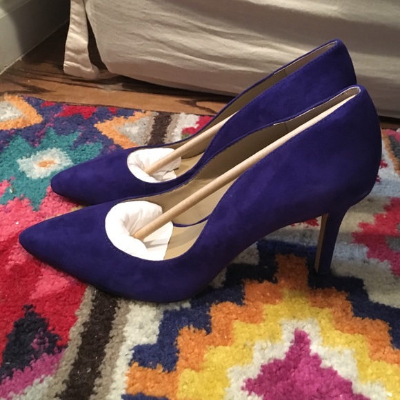 Ann Taylor Suede Pumps