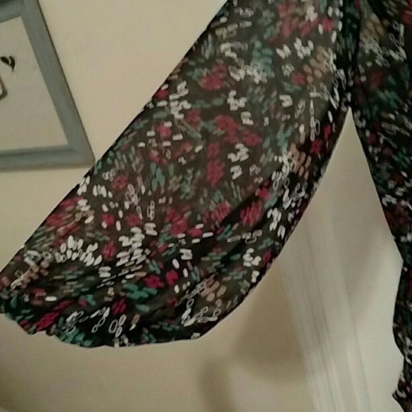 Trendy patterned blouse - Picture 2 of 4