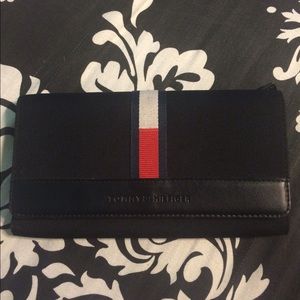 USED ONCE! Tommy Hilfiger wallet!