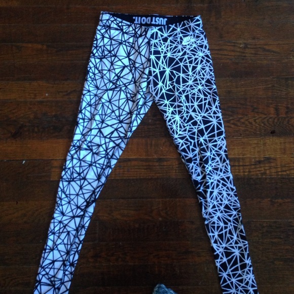 Nike Leggings - Picture 1 of 3