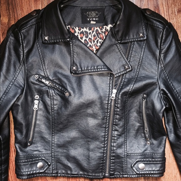 Cropped leather jacket