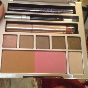 Naked on the run + 2 gifts