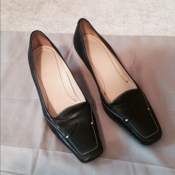 Easy Spirit Black low heel - ladies size 9.5