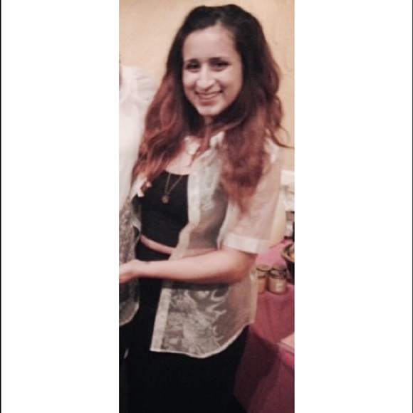 ✨SOLD✨ on different app - Picture 2 of 4