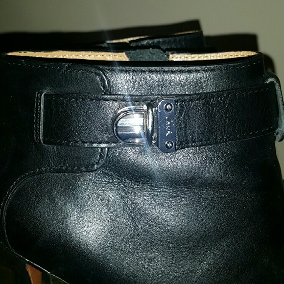 Authentic Coach Black Leather Ankle Booties Sz 7.5 - Picture 4 of 4