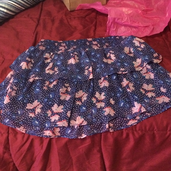 AE skirt