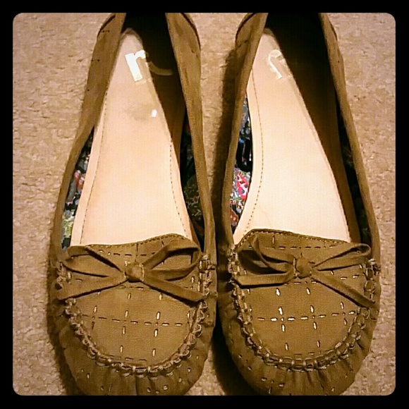 Shoes - Picture 1 of 2