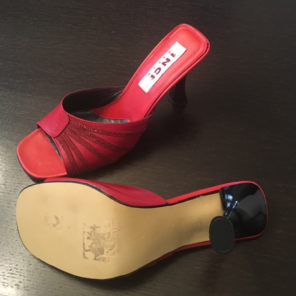 Red beautiful Sandals. - Picture 3 of 4