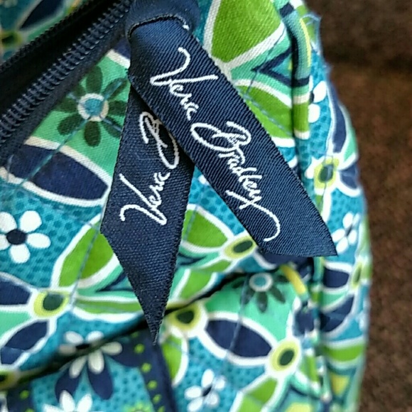Vera Bradley Adorable purse. Excellent condition. - Picture 4 of 4