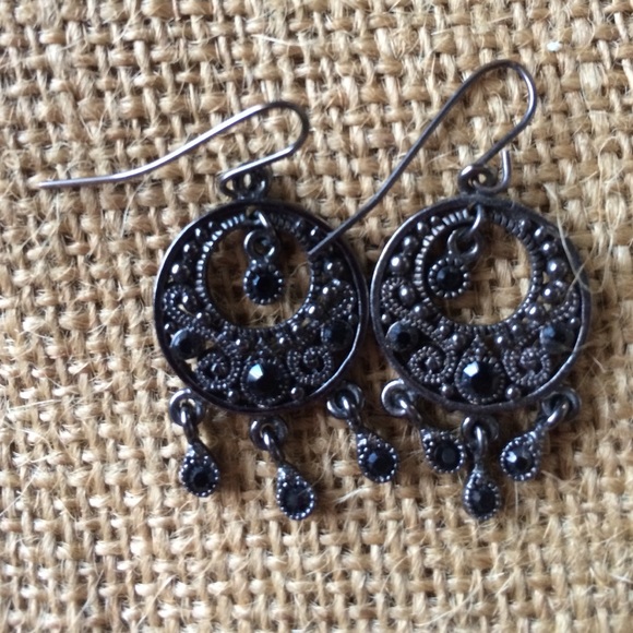 Bundle of 2 black chandelier earrings - Picture 2 of 4