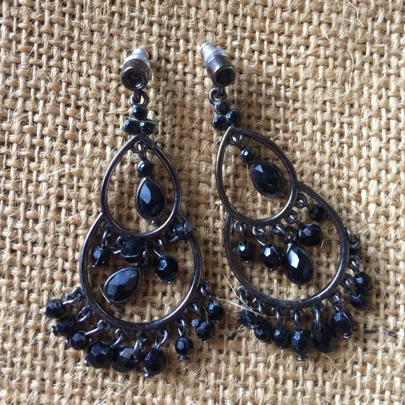 Bundle of 2 black chandelier earrings - Picture 3 of 4