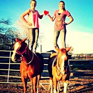 Meet your Posher, Kendra