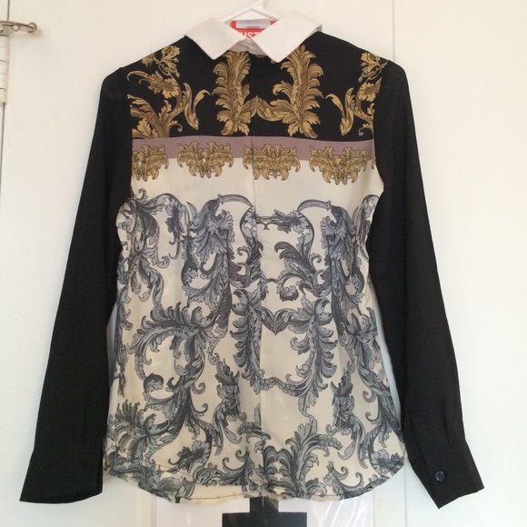 🚫 SOLD 🚫Versace inspired top - Picture 3 of 4