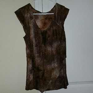 Very cute no sleeve blouse