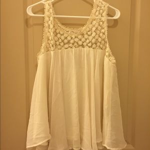 Beautiful flowy tank top 💕