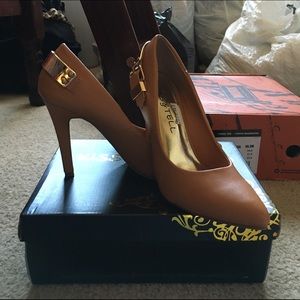 Tan heels with gold bucket on heels