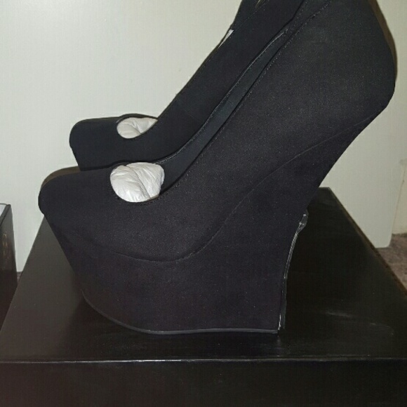 Heel less wedge mary jane heels