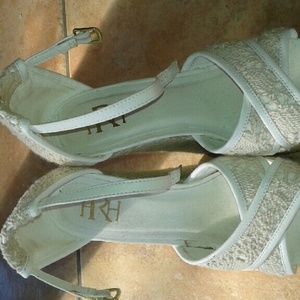 Women's shoes