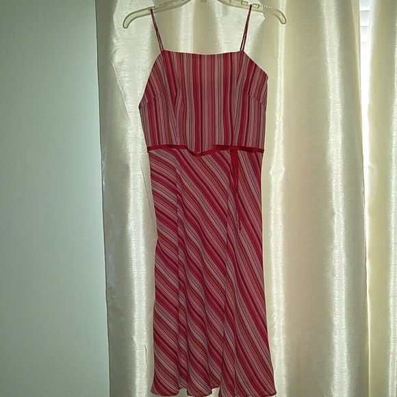Gorgeous variegated red stripe dress
