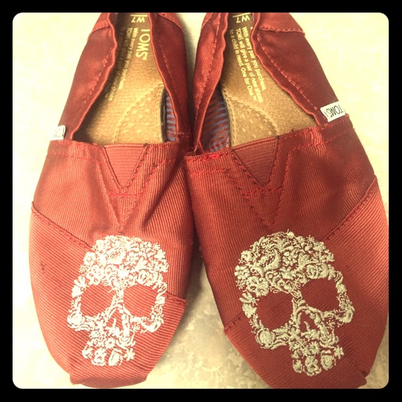 Special Edition Skull Toms