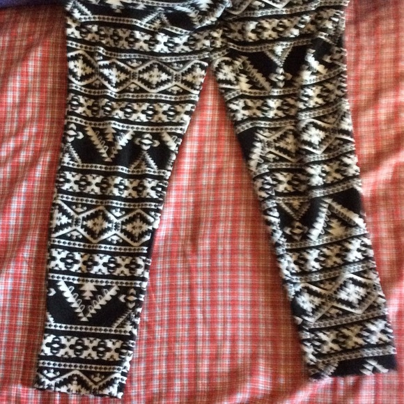 Aztec joggers - Picture 2 of 3