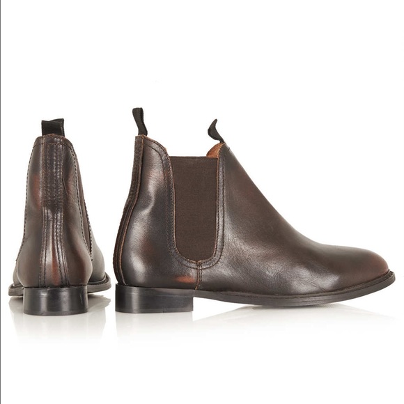 Topshop Chelsea Boots!!