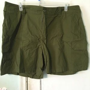 Size 24w shorts