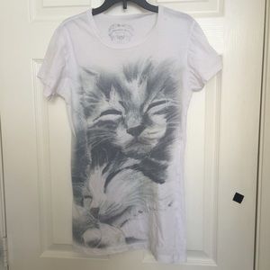 ❤FINAL PRICE❤️So Cute Cuddly Kitty Shirt