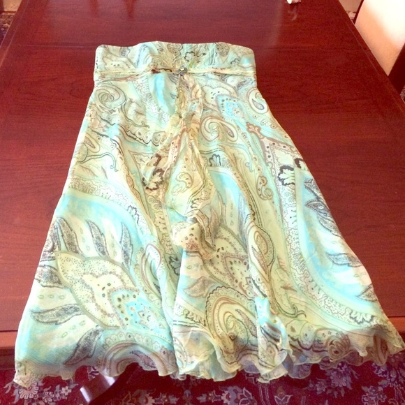 Beautiful strapless Laundry Shelli Segal Dress