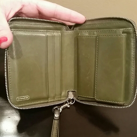Coach zip around wallet - Picture 3 of 4