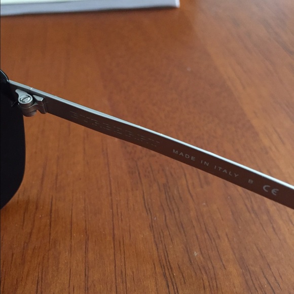 Burberry sunglasses - Picture 3 of 3