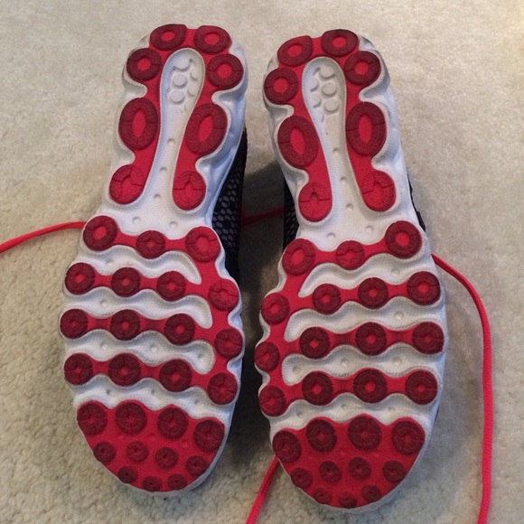 New Balance running shoes - Picture 2 of 3