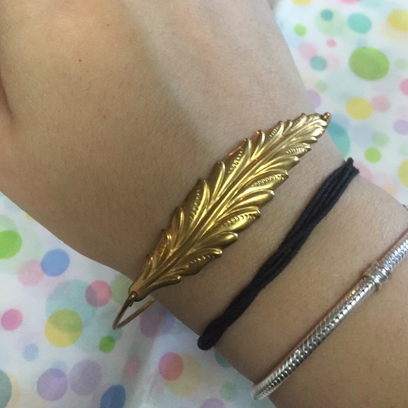 Bronze leaf bangle - Picture 2 of 3