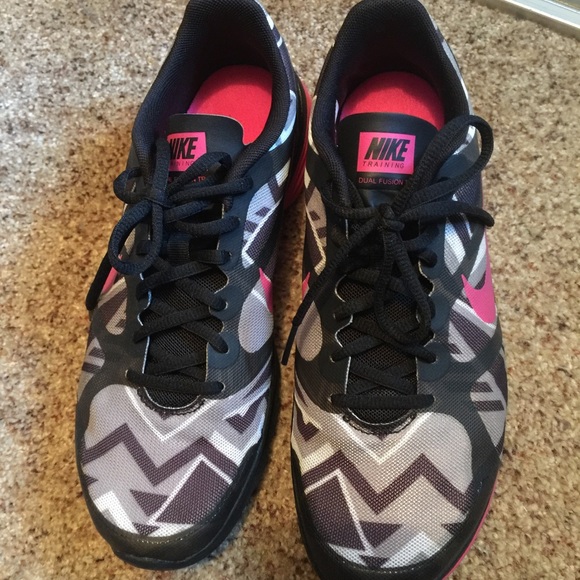 Nike dual fusion