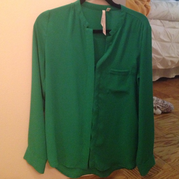 Green Bellatrix flowy blouse