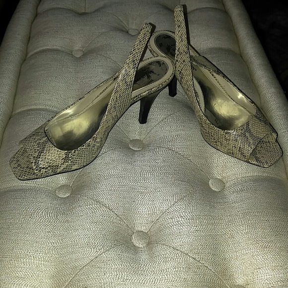 Snakeskin sling back wood stacked heel - Picture 3 of 3