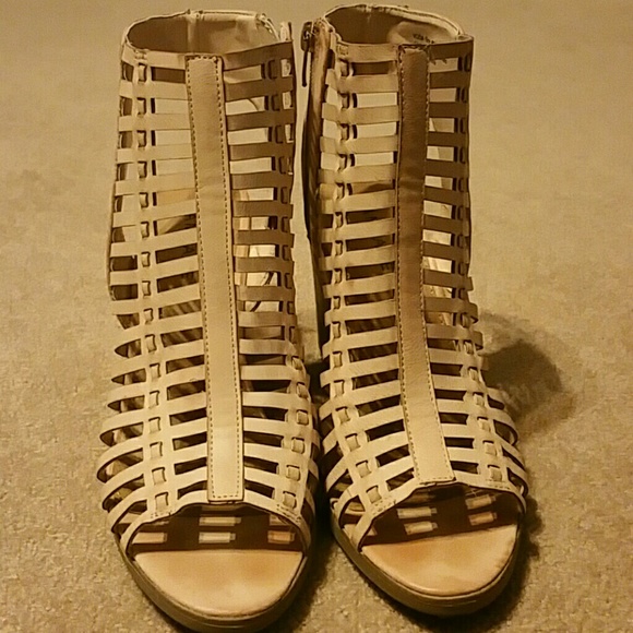 Shoes - Picture 2 of 4