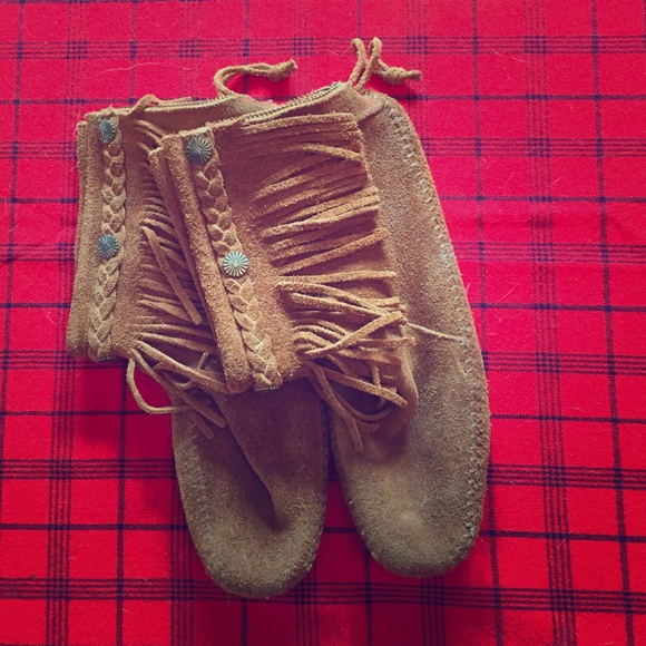 Minnetonka size 7 moccasins