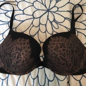 VS Black Push-up Bra with Lace Detail