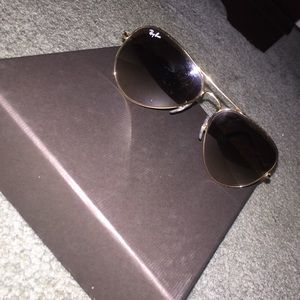 Aviator Ray bans!!