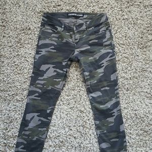 Express  Ankle Legging