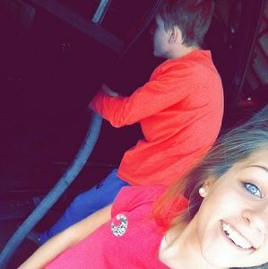 Meet your Posher, Leslie