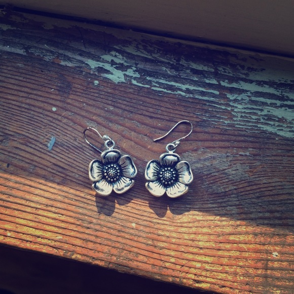 Lucky Brand Flower Earrings